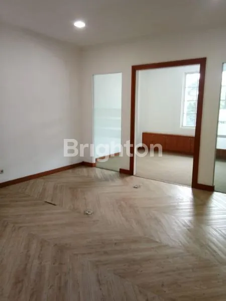 image RUKO GANDENG BAGUS TERAWAT LOKASI STRATEGIS DI JL RAYA WARUNG BUNCIT JAKARTA SELATAN (4)