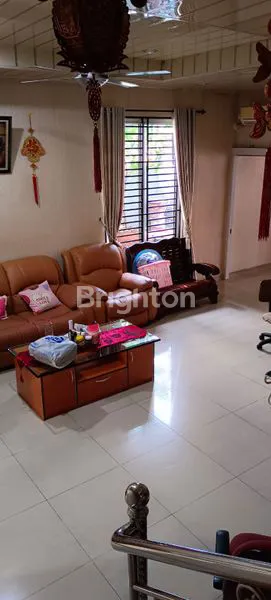 image RUMAH MEWAH 2 LANTAI DEKAT JALAN RIAU UJUNG (3)