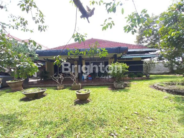 image RUMAH BESAR DENGAN TANAH LUAS DI JL SUMEDANG KEPANJEN (1)