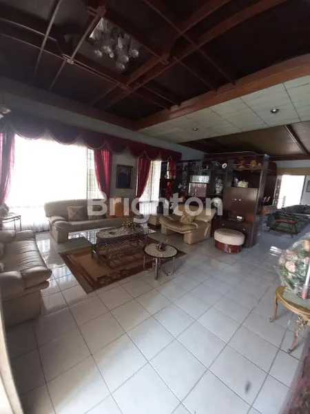 image RUMAH BESAR DENGAN TANAH LUAS DI JL SUMEDANG KEPANJEN (2)