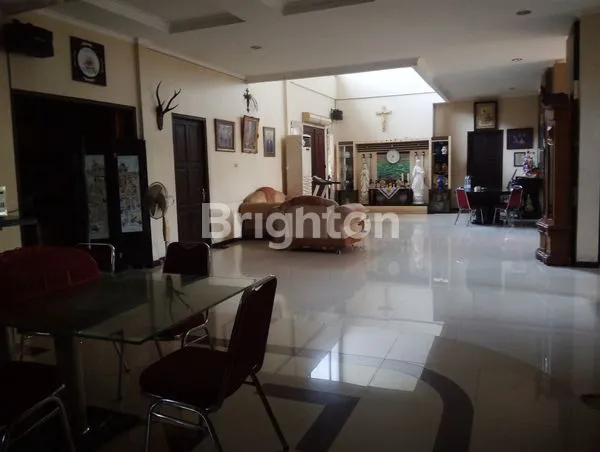 image RUMAH MEWAH KAWASAN ELITE AKCAYA PONTIANAK SELATAN (4)