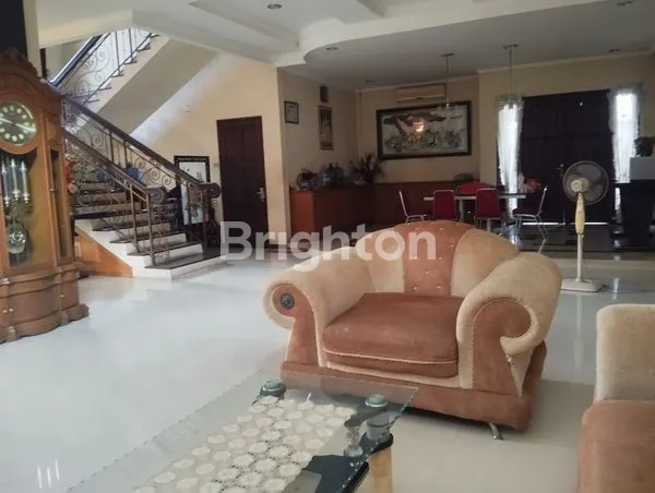 image RUMAH MEWAH KAWASAN ELITE AKCAYA PONTIANAK SELATAN (5)