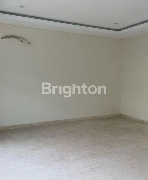 image RUMAH BARU DI SUMMARECON SERPONG TANGERANG (3)