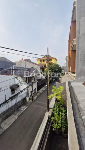 image RUMAH TOMANG LOKASI STRATEGIS (2)