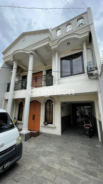 image RUMAH TIGA LANTAI DI JALAN HARAPAN MULIA KEMAYORAN JAKARTA PUSAT (1)