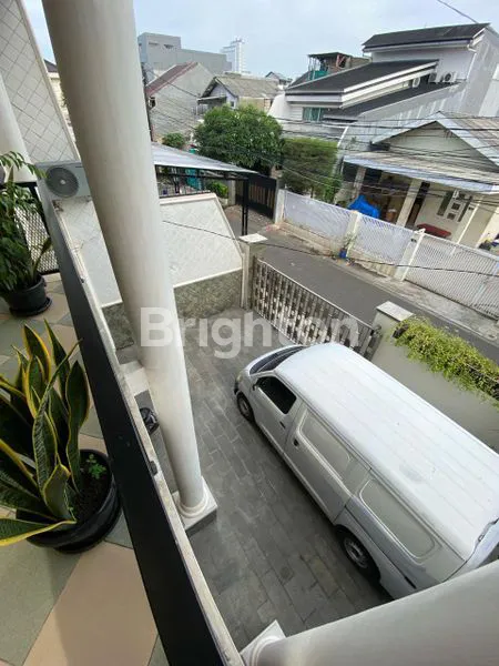 image RUMAH TIGA LANTAI DI JALAN HARAPAN MULIA KEMAYORAN JAKARTA PUSAT (2)
