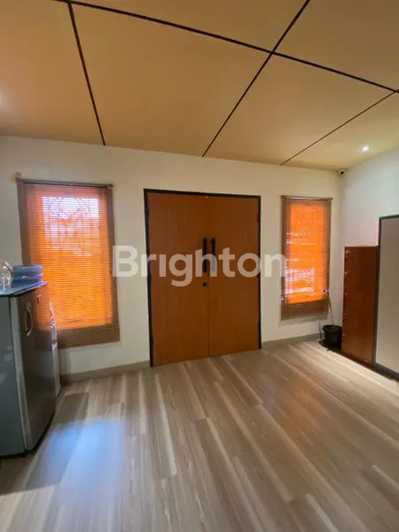 image RUMAH TIGA LANTAI DI JALAN HARAPAN MULIA KEMAYORAN JAKARTA PUSAT (3)