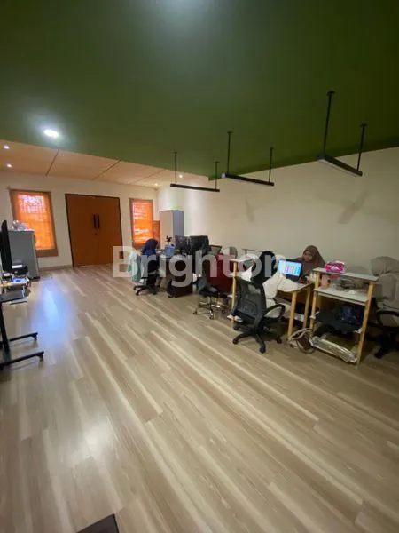 image RUMAH TIGA LANTAI DI JALAN HARAPAN MULIA KEMAYORAN JAKARTA PUSAT (4)