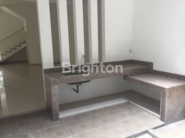 image RUMAH BARU 2LANTAI GAYUNGSARI SURABAYA (3)