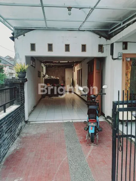 image RUMAH BESAR DAN BAGUS POSISI HOOK DI BANDUNG TIMUR (1)