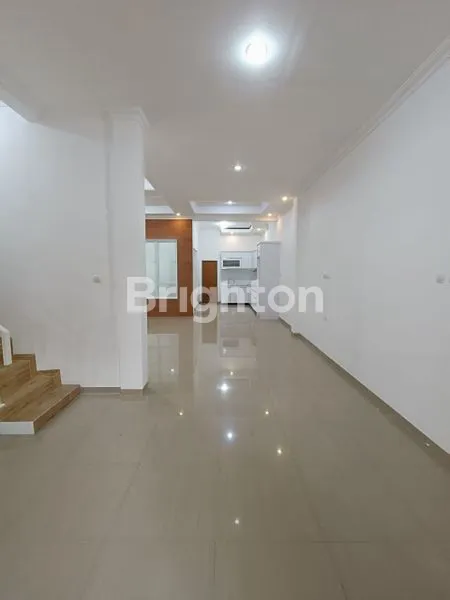 image RUMAH 2 LANTAI CANTIK DAN RAPI SIAP HUNI DI CITRA RAYA TANGERANG. (4)