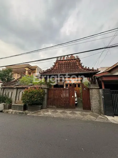 RUMAH DI JL MONCOKERTO UTAN KAYU SELATAN, MATARAM