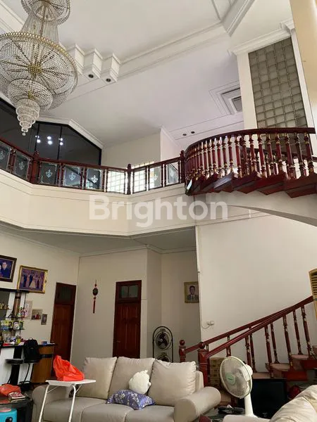 image DIJUAL RUMAH MEWAH DI JALAN CEMPAKA (3)