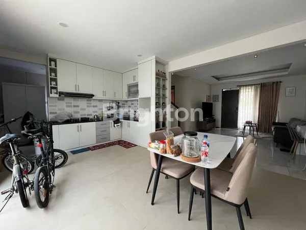 image RUMAH SEMI FURNISH 3KT HADAP SELATAN SHM (5)