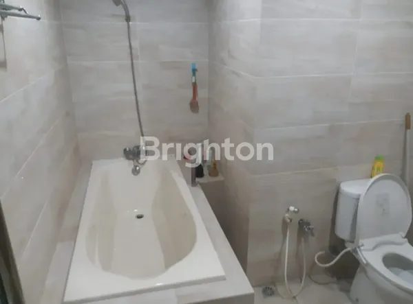 image RUMAH 2 LANTAI LEBAR 12 MANYAR TIRTO CARPORT 3 MOBIL, ROW JALAN 3 MOBIL, DEKAT SEKOLAH, KAMPUS, JALAN UTAMA (6)