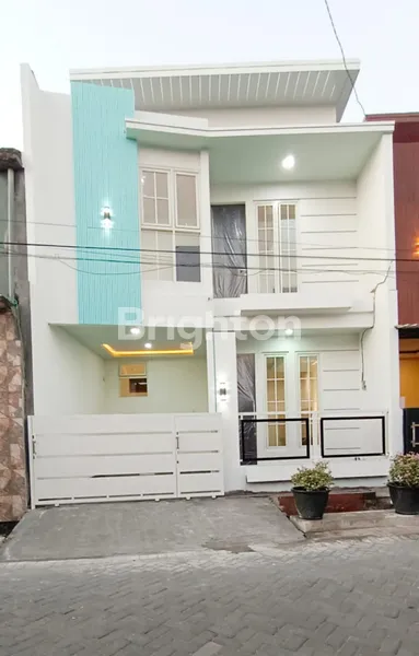 RUMAH 2 LANTAI MODERN MINIMALIS MENGANTI PERMAI