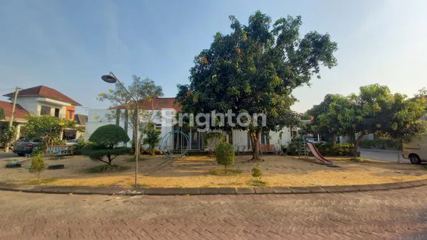 image RUMAH HOOK BAGUS LOKASI STRATEGIS DI COLOMADU SOLO (4)