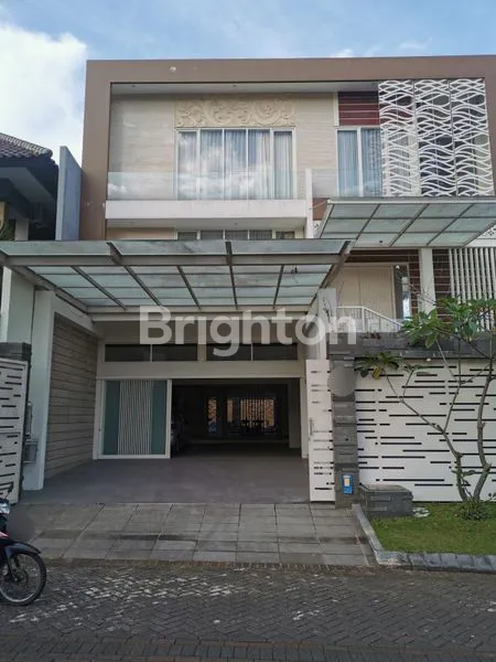 image ISTANA DIENG RUMAH EKSLUSIF FULL FURNISH DEKAT CLUB HOUSE (1)