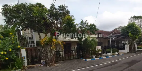 image RUMAH KOST LUAS DAN STRATEGIS DI LOWOKWARU DEKAT DENGAN JALAN RAYA UTAMA (1)