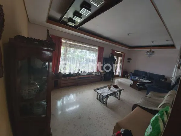 image RUMAH KOST LUAS DAN STRATEGIS DI LOWOKWARU DEKAT DENGAN JALAN RAYA UTAMA (5)