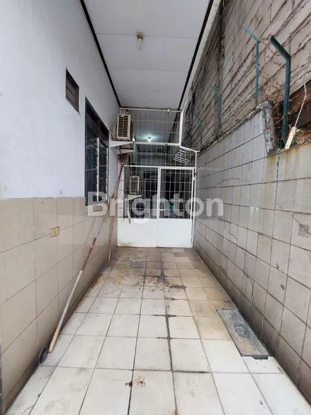 image RUMAH 3 LANTAI PETOJO SELATAN (3)