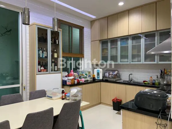 image KOMPLEK DE OAZE RESIDENCE TOWN HOUSE 3 LANTAI TOMANG (8)