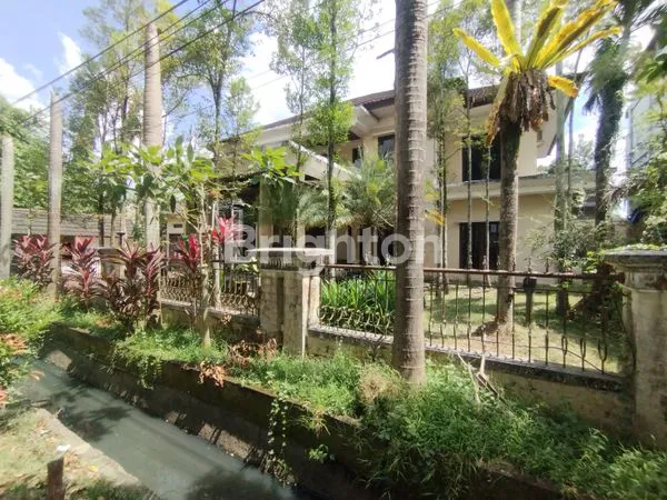 image RUMAH MEWAH KAWASAN ELITE AKCAYA PONTIANAK SELATAN (8)