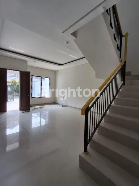 image RUMAH BAGUS MINIMALIS KAV DKI MERUYA JAKARTA BARAT (3)