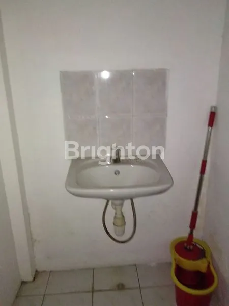 image 3,5 LANTAI SIAP HUNI RUKO PENGAMPON SQUARE SURABAYA PUSAT (5)