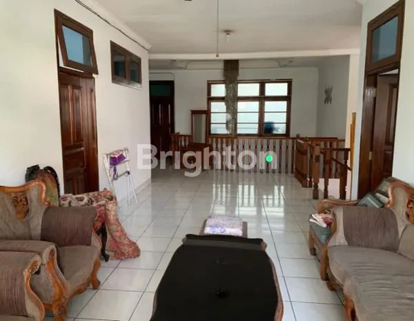 image RUMAH DUA LANTAI (2)