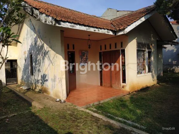 image RUMAH MUNGIL DENGAN HALAMAN LUAS DI LOKASI STRATEGIS DENGAN LINGKUNGAN YANG ASRI DI JALAN SAHID JAYA BOJONGSARI (2)