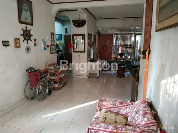 image RUMAH MUNGIL DENGAN HALAMAN LUAS DI LOKASI STRATEGIS DENGAN LINGKUNGAN YANG ASRI DI JALAN SAHID JAYA BOJONGSARI (3)