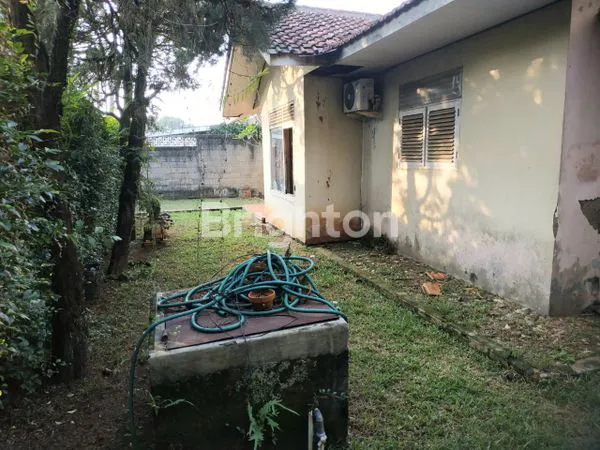image RUMAH MUNGIL DENGAN HALAMAN LUAS DI LOKASI STRATEGIS DENGAN LINGKUNGAN YANG ASRI DI JALAN SAHID JAYA BOJONGSARI (6)