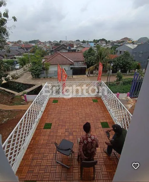 image RUMAH MODERN KEKINIAN DENGAN BALKON NYAMAN DAN LUAS DI DEPOK (6)