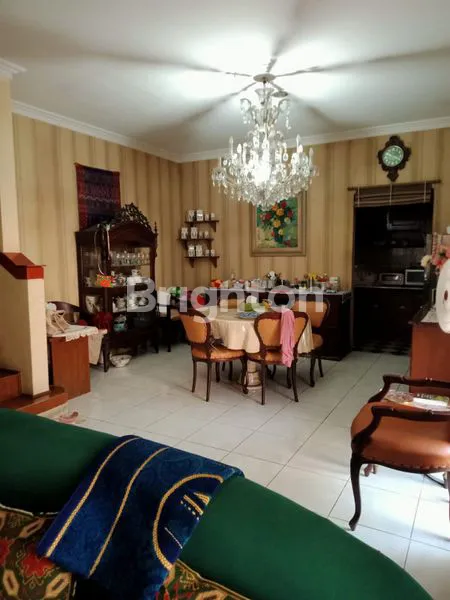 image RUMAH MEWAH DAN ASRI 2 LANTAI DI PERUMAHAN ESKLUSIF TOWNHOUSE CIPUTAT (4)