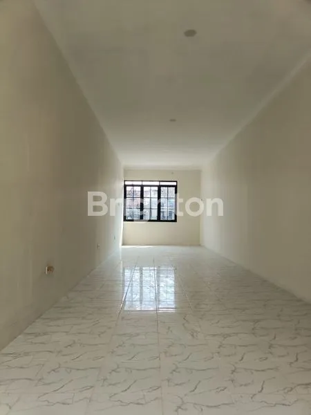 image RUKO GANDENG 3 DALAM KAWASAN RAMAI DAN STRATEGIS DI DEPOK (2)