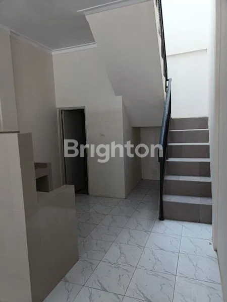 image RUKO GANDENG 3 DALAM KAWASAN RAMAI DAN STRATEGIS DI DEPOK (4)