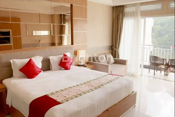 image JUNIOR SUITE ROOM LE EMINENCE  MEMILIKI PEMANDANGAN ALAM TERBAIK SERTA UDARA SEJUK KHAS PUNCAK DI LOKASI YANG STRATEGIS (1)