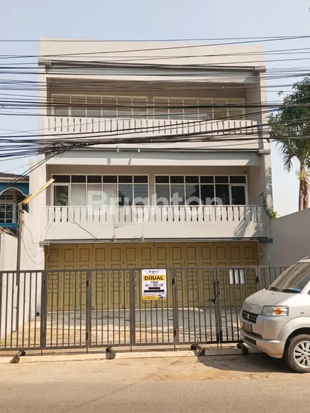 image RUKO BESAR DAN LUAS 3 LANTAI DI PEKAYON BEKASI (1)