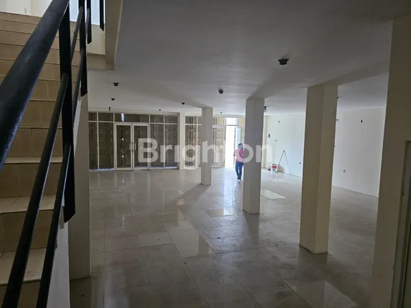 image RUKO BESAR DAN LUAS 3 LANTAI DI PEKAYON BEKASI (2)