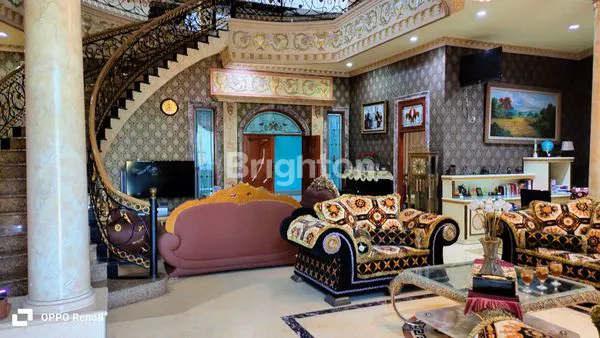 image RUMAH SULTAN BONUS FURNISH PANTAI MENTARI DEKAT PAKUWON CITY KENJERAN MULYOSARI SUTOREJO (4)