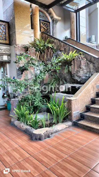 image RUMAH SULTAN BONUS FURNISH PANTAI MENTARI DEKAT PAKUWON CITY KENJERAN MULYOSARI SUTOREJO (2)