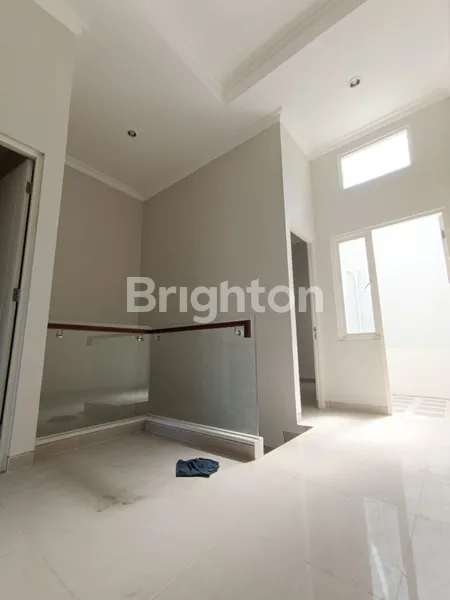 image PANDUGO RUNGKUT 50 METER JALAN RAYA. RUMAH BARU (4)