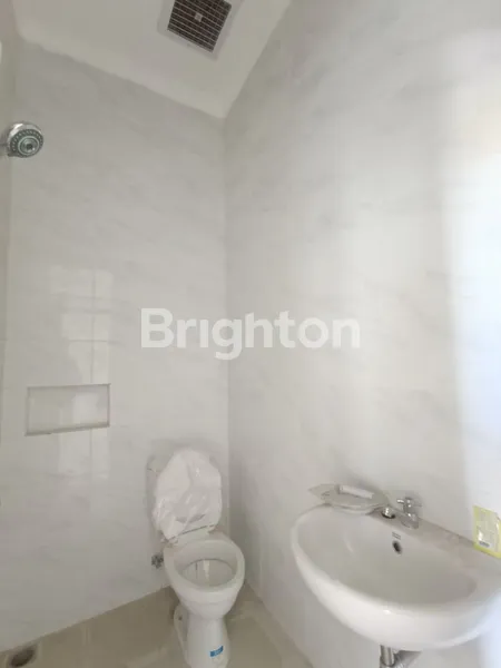 image PANDUGO RUNGKUT 50 METER JALAN RAYA. RUMAH BARU (6)