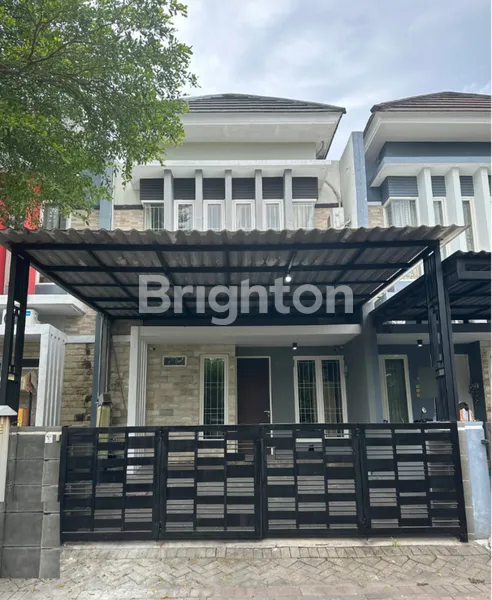 image RUMAH CANTIK 2 LANTAI FULL FURNISHED DI PERUMAHAN WISATA SEMANGGI RUNGKUT -  SURABAYA TIMUR (2)