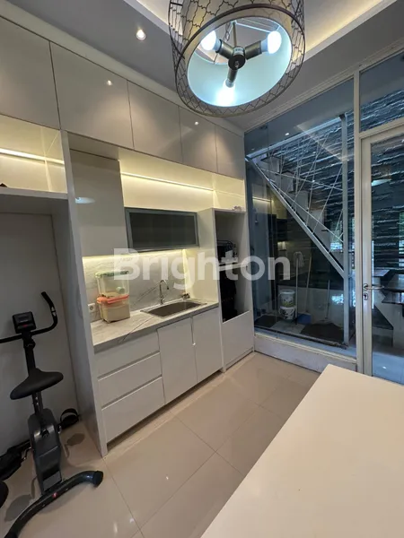 image RUMAH CANTIK 2 LANTAI FULL FURNISHED DI PERUMAHAN WISATA SEMANGGI RUNGKUT -  SURABAYA TIMUR (1)