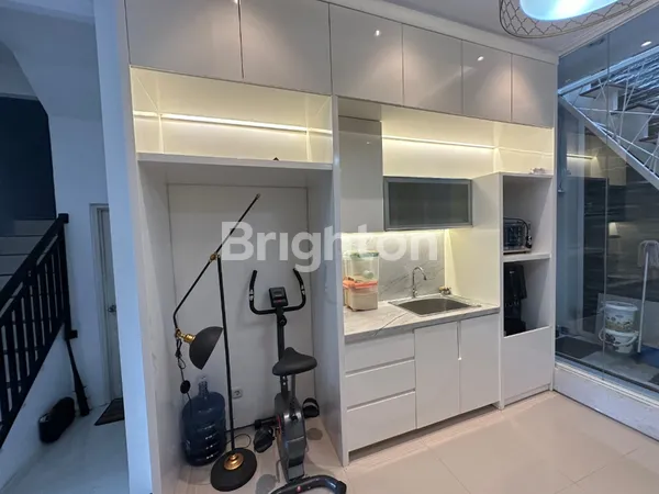 image RUMAH CANTIK 2 LANTAI FULL FURNISHED DI PERUMAHAN WISATA SEMANGGI RUNGKUT -  SURABAYA TIMUR (3)