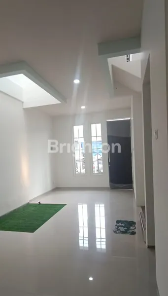 image RUMAH TERMURAH & LOKASI-NE UAPIK JALAN UTAMA PROVINSI 2 LANTAI MODERN MINIMALIS MENGANTI PERMAI (4)