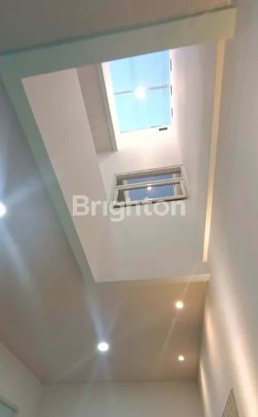 image RUMAH TERMURAH & LOKASI-NE UAPIK JALAN UTAMA PROVINSI 2 LANTAI MODERN MINIMALIS MENGANTI PERMAI (8)