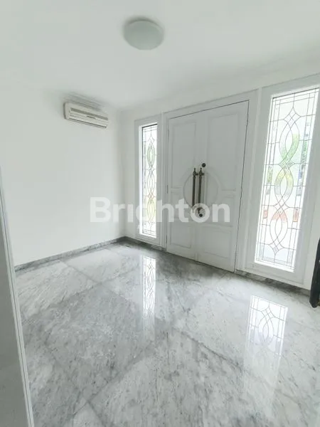 image RUMAH MEWAH INTERCON KEBON JERUK JAKARTA BARAT (5)